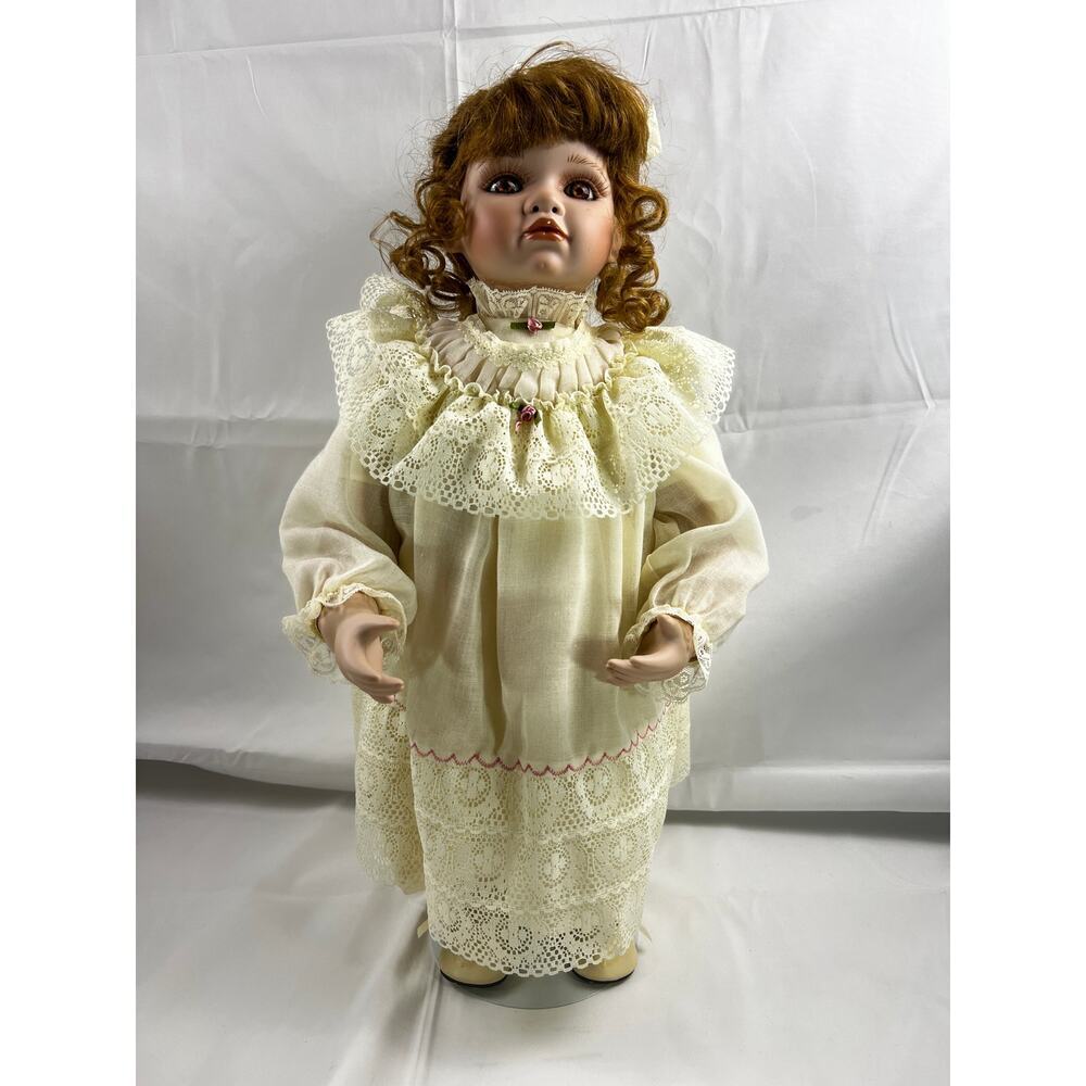 Amelia Porcelain Doll Hamitton Collection Brown Eyes #0424J Virginia Turner 1994